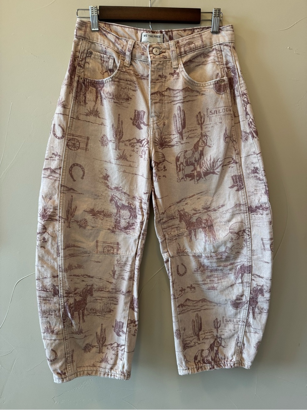 We The Free Good Luck Women’s Printed Barrel Jeans Western Horse Print Size 25S